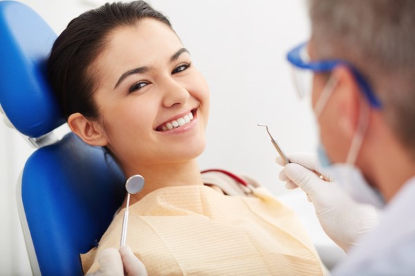 Liên hệ trám răng thẩm mỹ với Artdentist